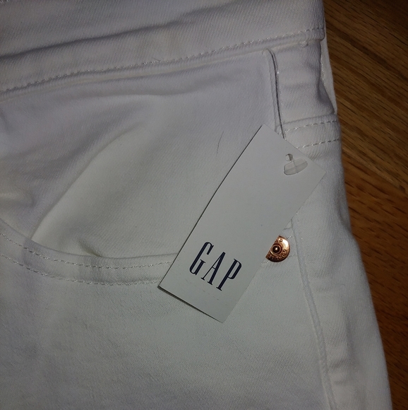 NWT Gap Optic White High Rise Kick Fit Jeans with Washwell – Size 32 / 14 Short - Picture 6 of 13